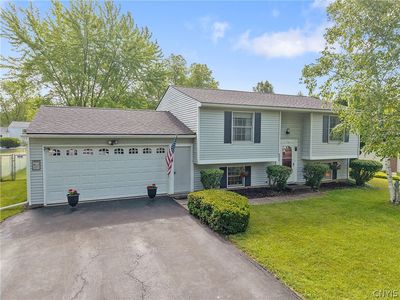 Property at 8448 Chinkapin Cir, Cicero, NY