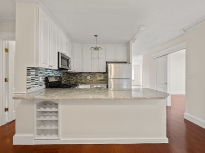 85 E India Row APT 10G
