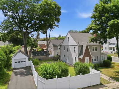 Property at 3 Pinehurst Rd, Holyoke, MA