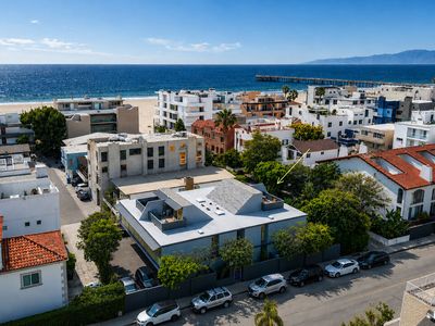 3607 Pacific Ave