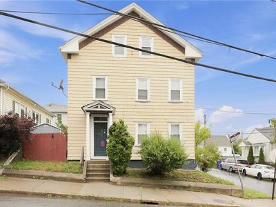 884 River Ave