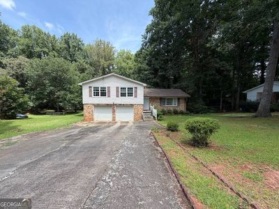 221 Lucan Way