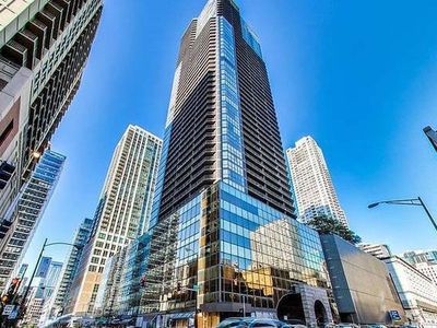 10 E Ontario St APT 905