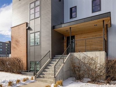 201 & 201-1/2 N Black Ave