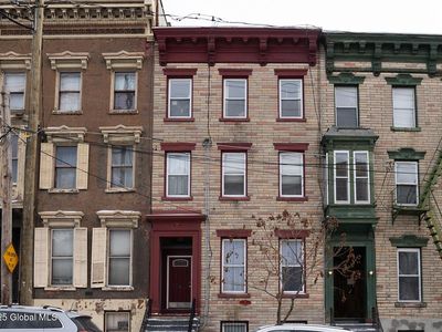 23 Ten Broeck Street