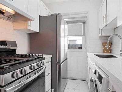 815 W 39th St