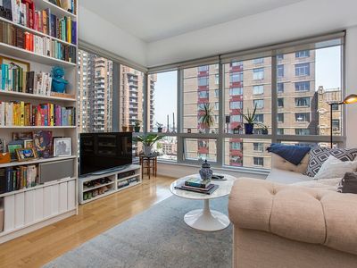 350 W 42nd St APT 18C