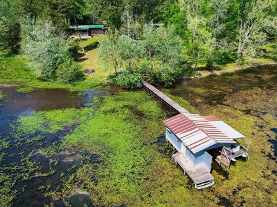 319 River Dr