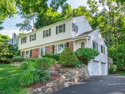 Property at 12 Colonial Dr, Morristown, NJ