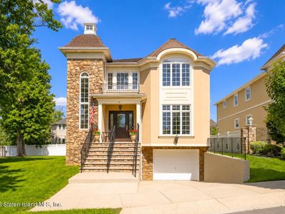 41 Saint Edward Ln