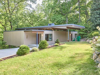 220 Glenhill Ln