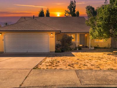 1145 Ash Grove Loop