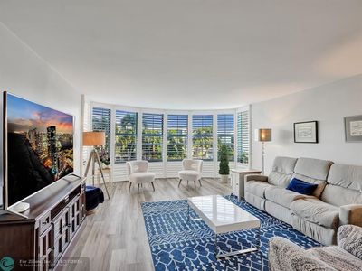 3051 NE 48th St UNIT 205