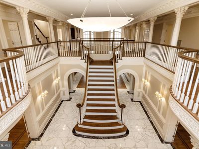 8537 Old Dominion Dr