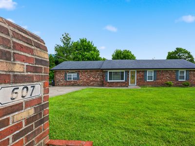 607 Keeneland Dr