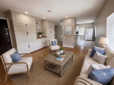 4646 Post Rd APT 5