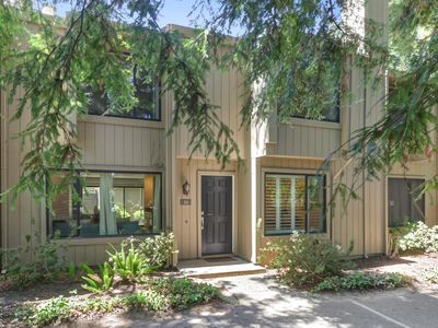 24 Adelphi Ct