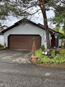 Property at 31 Pinewood Dr, Medina, OH