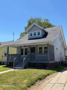 4405 Fairview Dr