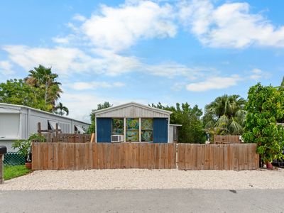 17 Palm Dr