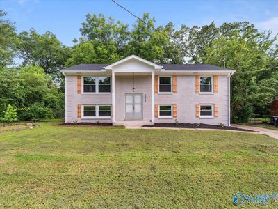 2612 Valley Brook Dr NE