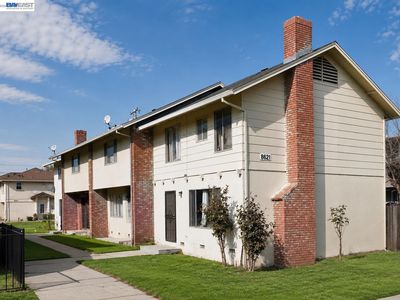 8621 Santa Paula Way