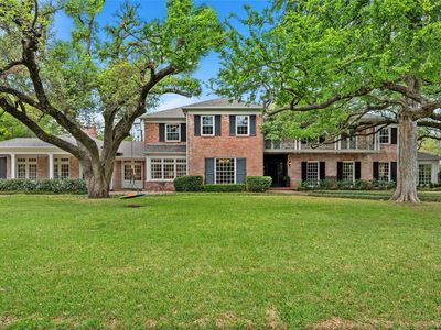 3805 Castle Ave