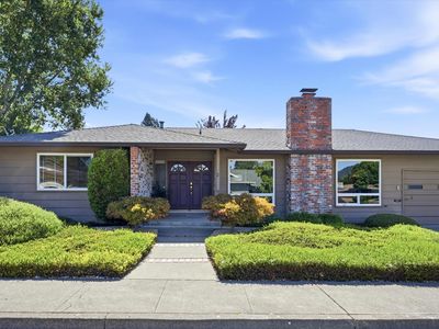 2 Oakhurst Place