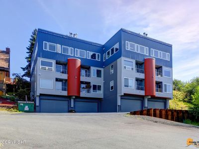 1130 W 6th Ave APT 2