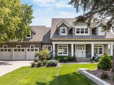 5121 Mirror Lakes Dr