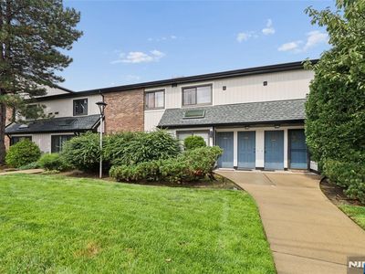 1447 John St