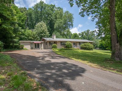 417 Meadow Dr