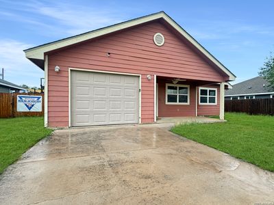 Property at 505 Indian Crossing, Jourdanton, TX
