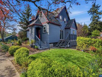 105 River St NE