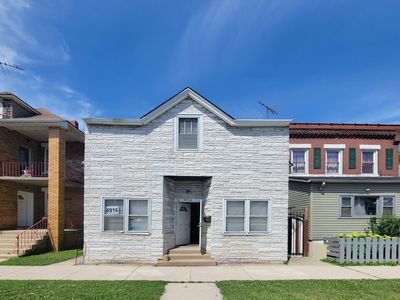 4916 Northcote Ave