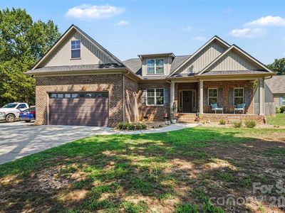 1319 Baucom Rd
