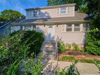 12 Goeller Avenue