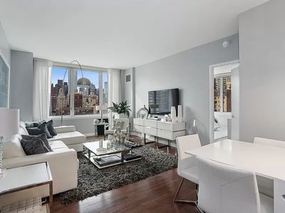 225 E 34th St APT 17C