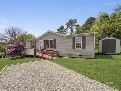 3 Pine Grove Dr