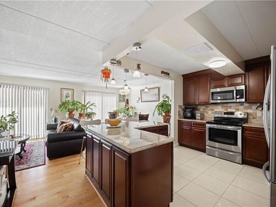 10815 Seaview Ave APT 40C