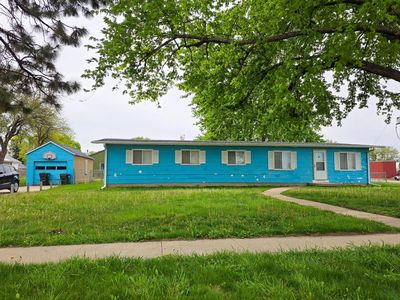 418 W 24th St
