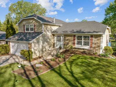 Property at 650 Butterfield Dr, Algonquin, IL