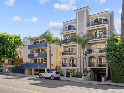 11952 Montana Ave APT 203