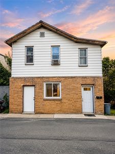 121 Center Ave
