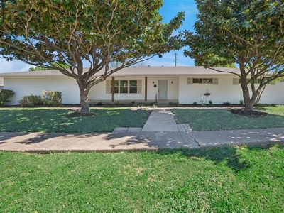 202 Joe White St