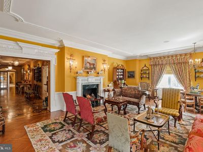 237 S 18th St APT 4B