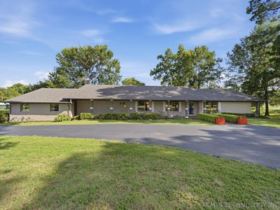 3733 E Harris Rd