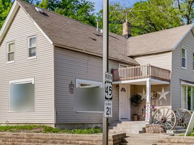 231 N Milwaukee Ave