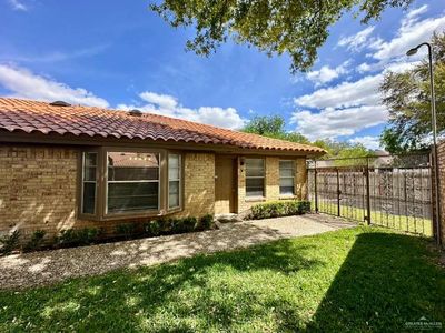 900 E Dallas Ave APT 17