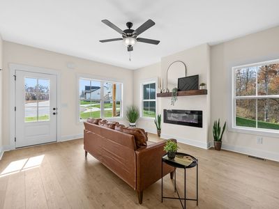 194 Dewberry Ct